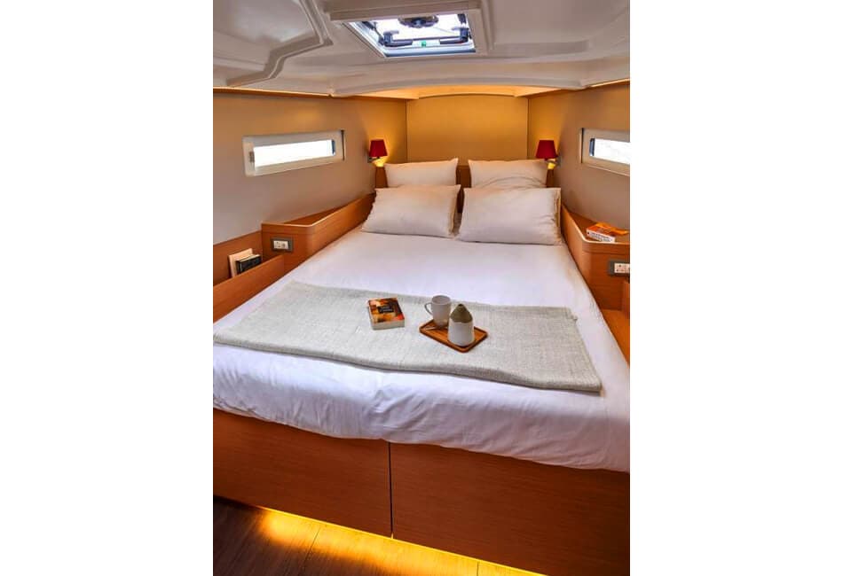40.5 Ft Jeanneau Sun Odyssey 410 photo highlight 5