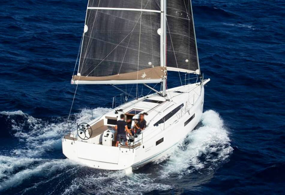 40.5 Ft Jeanneau Sun Odyssey 410 photo highlight 2