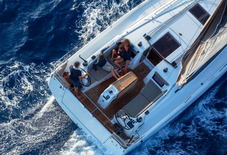 40.5 Ft Jeanneau Sun Odyssey 410 photo highlight 10