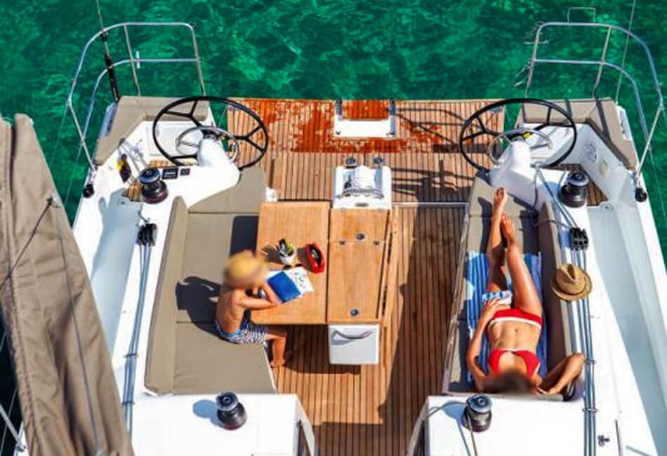 40.5 Ft Jeanneau Sun Odyssey 410 photo highlight 8