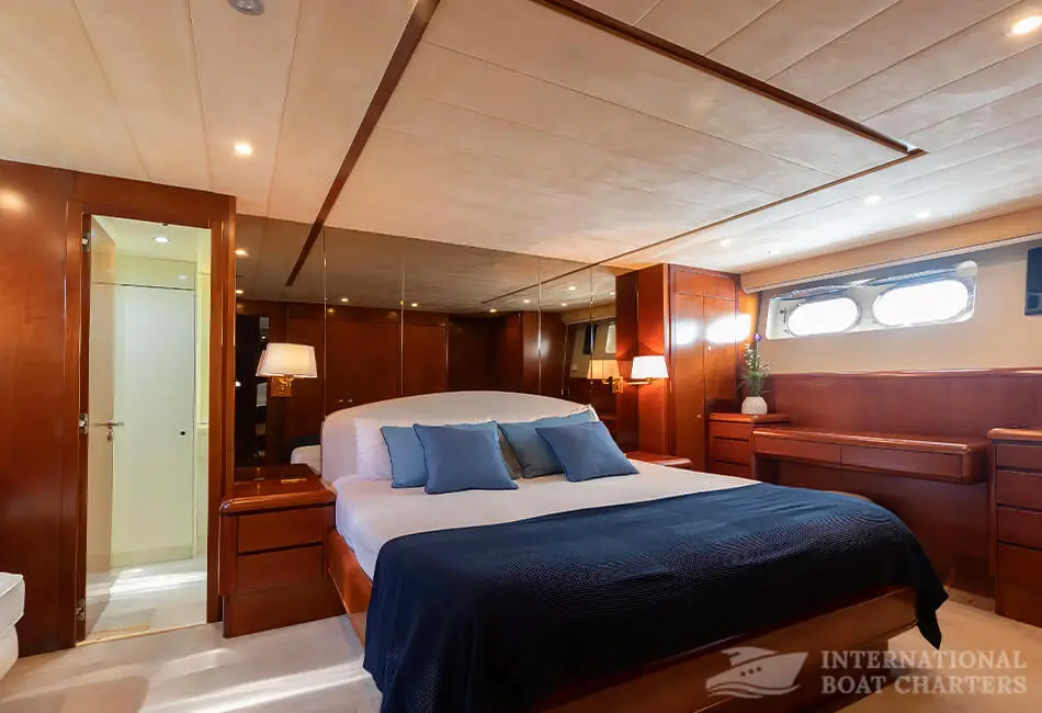 80.4ft/24.6m Superphantom 80 Luxury Motor Yacht photo highlight 5