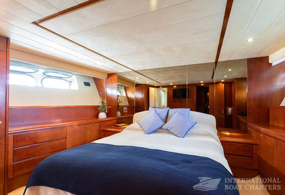 80.4ft/24.6m Superphantom 80 Luxury Motor Yacht photo highlight 4