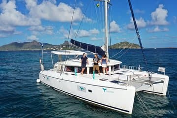 Mallorca Catamaran Small Group Cruise with Tapas in destination