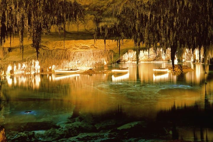 Caves of Drach Half-Day Tour with Boat Trip and Music Concert in Mallorca