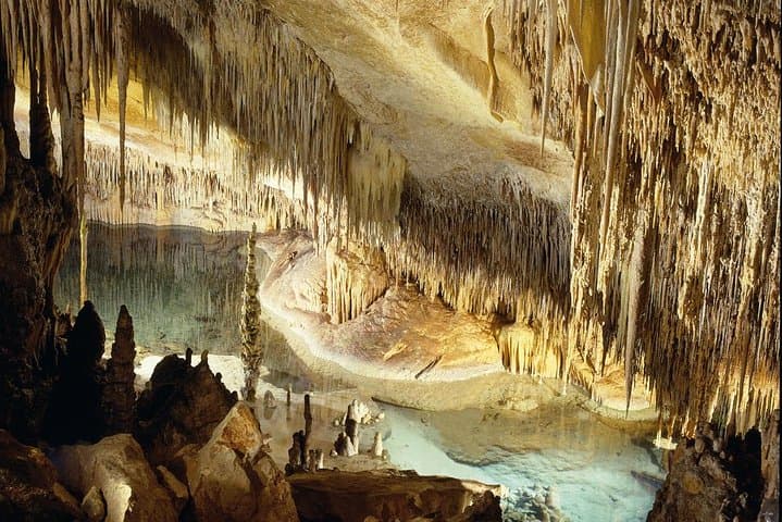 Caves of Drach Half-Day Tour with Boat Trip and Music Concert in Mallorca